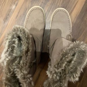 TOMS - Vista Fur Waterproof Boot Desert Suede